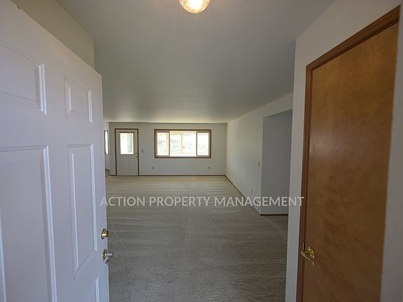 2nd image of 431 Salal Pl