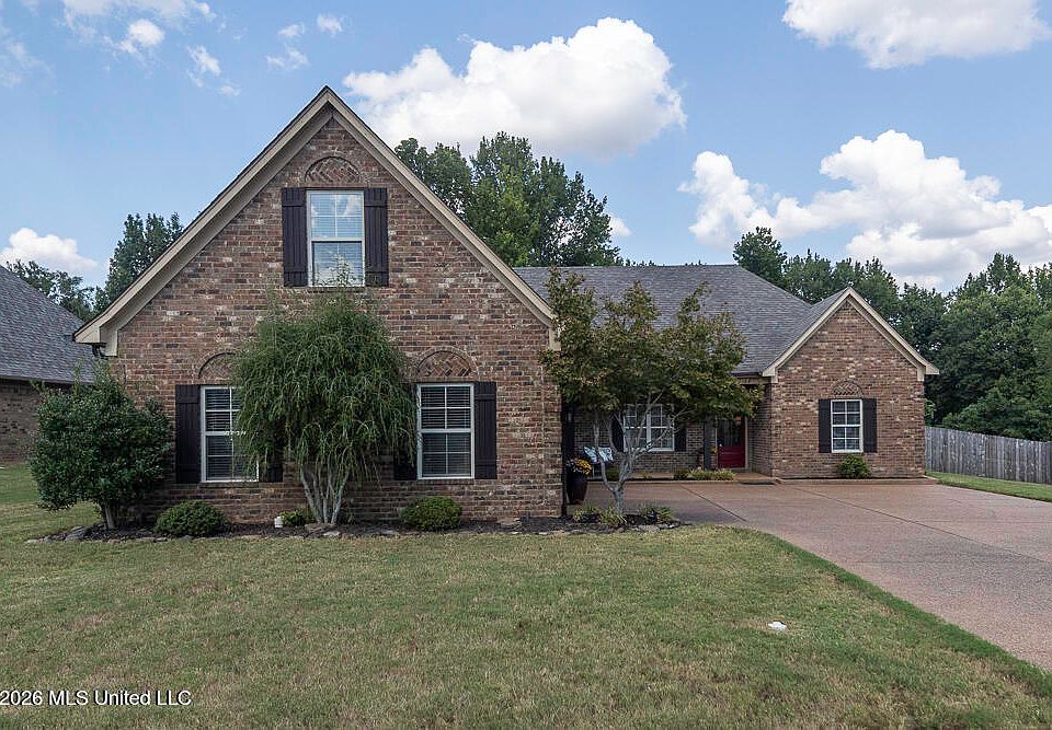 1st image of 664 Robertson Way