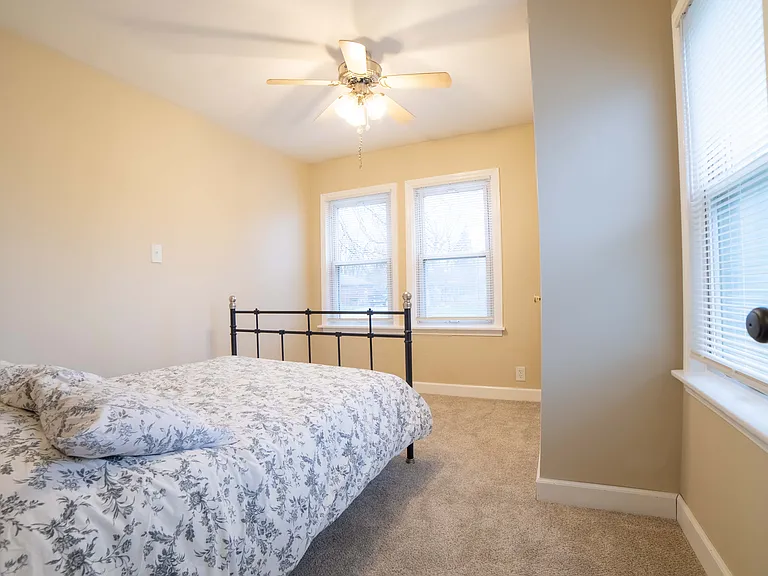 635 W Girard Ave — Photo 10