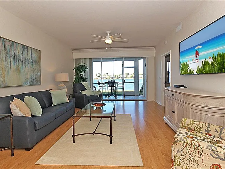 3380 W Crown Pointe Blvd #102 — Photo 2
