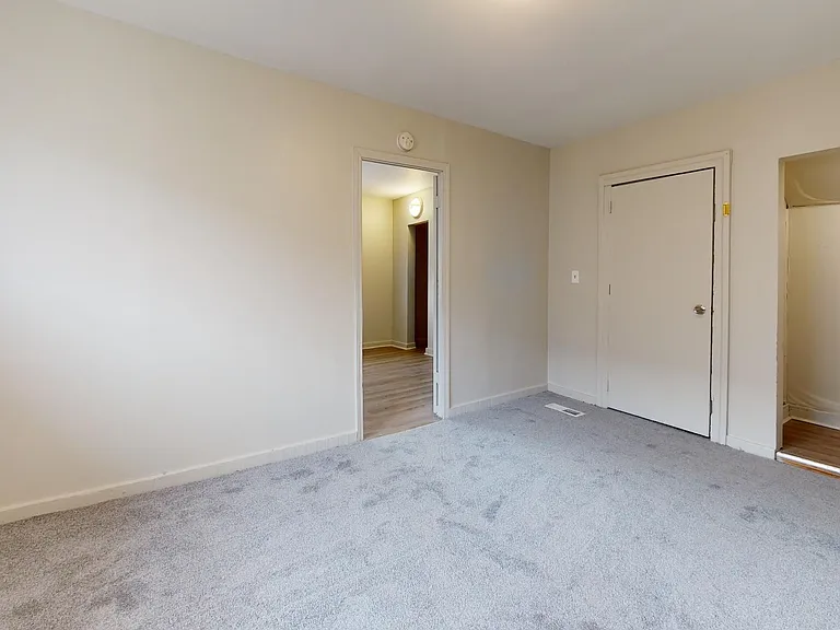 6904 Lorain Ave — Photo 18
