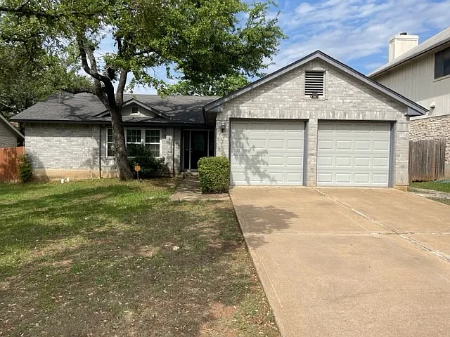 7102 Pine Bluffs Trl