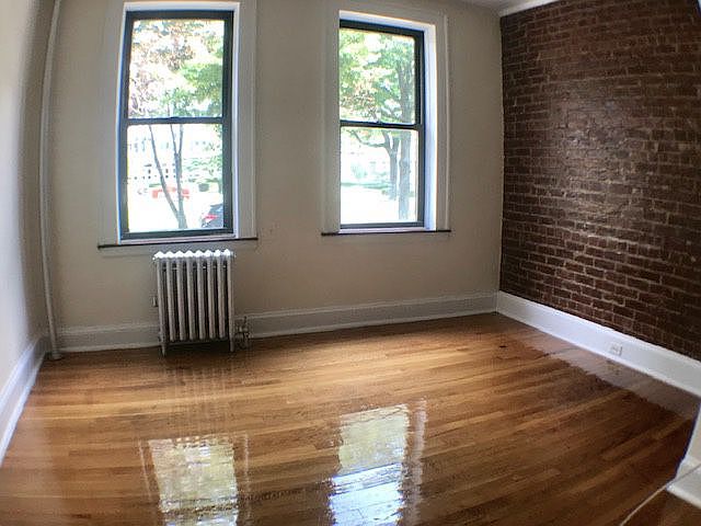 1st image of 2132 Crescent St APT A8