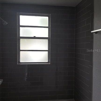 4th image of 1212 Melrose Ave S