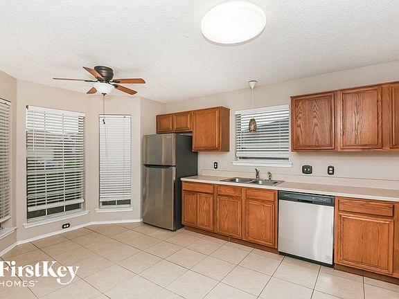 5th image of 779 Deauville Cir E