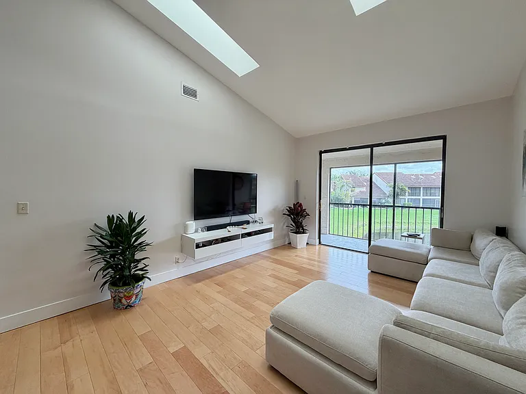 7935 La Mirada Dr — Photo 23