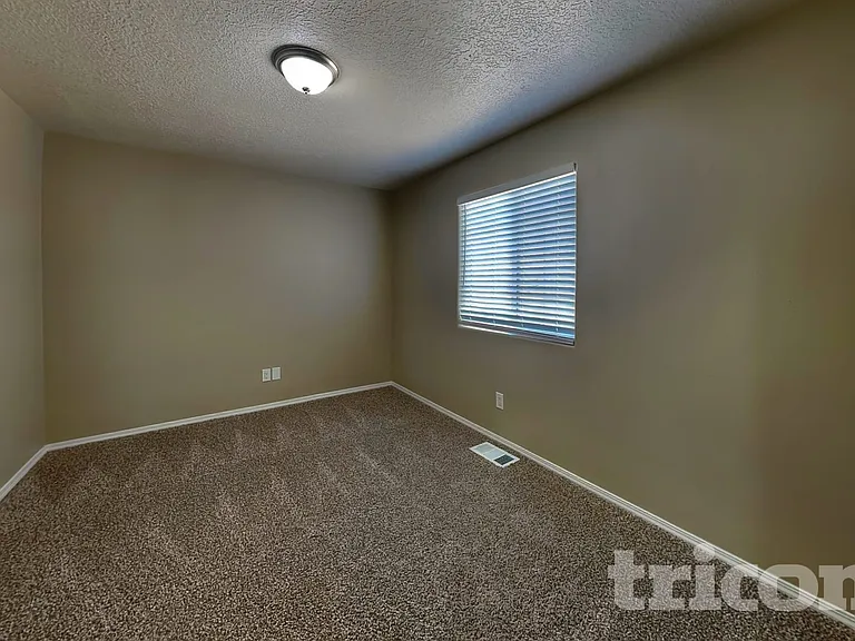 6407 Black Hawk Dr NE — Photo 12