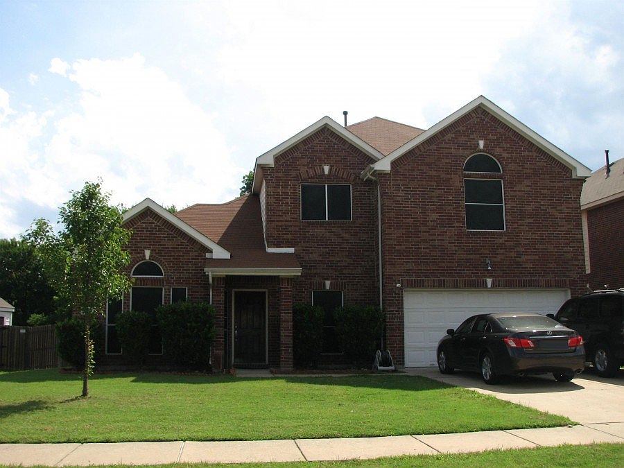 1st image of 3204 Silver Creek Dr