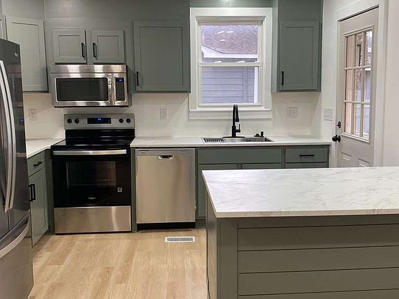 3rd image of 2674 Madden Dr