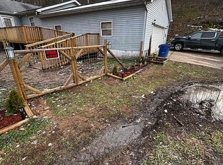 2213 Big Pigeon Rd, Pigeon, WV 25164