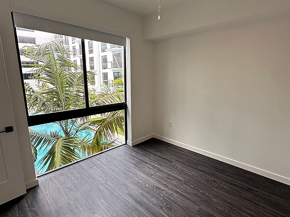 4th image of 533 NW 8th Ave #B1
