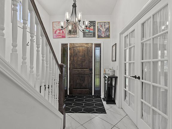 4th image of 348 Wilson Ave