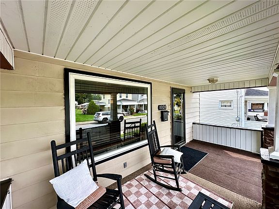 5th image of 1028 Dewey Ave