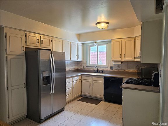 5th image of 9971 Merriman Rd