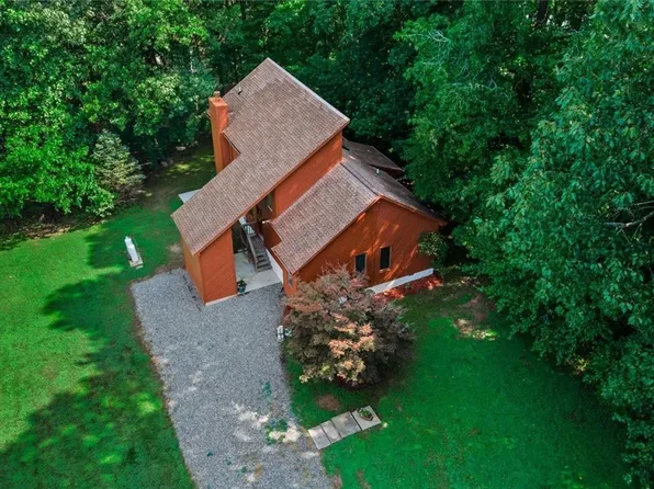 416 Lake Caroline Dr, Ruther Glen, VA 22546