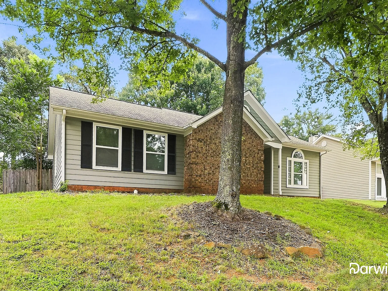 3 bed, 2.0 bath, 1340 sqft, $2,150 — Photo 2