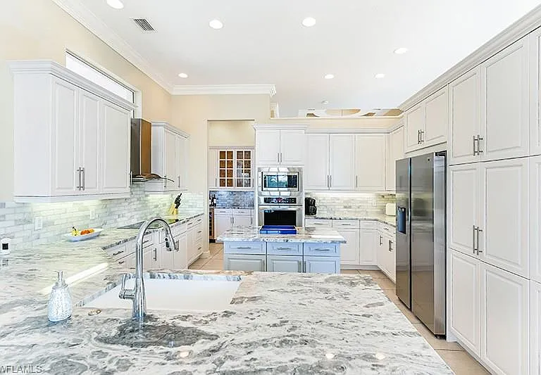 11234 Five Oaks Ln — Photo 9