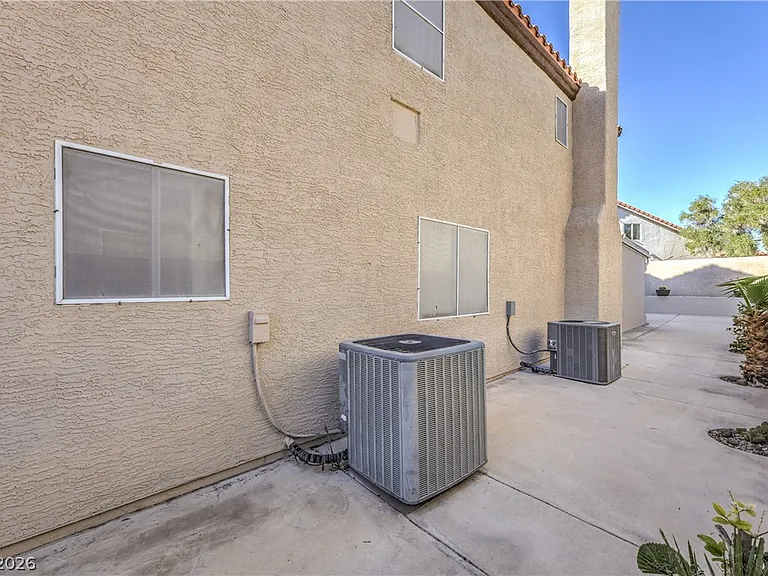 271 Sunshine Springs Ct — Photo 45
