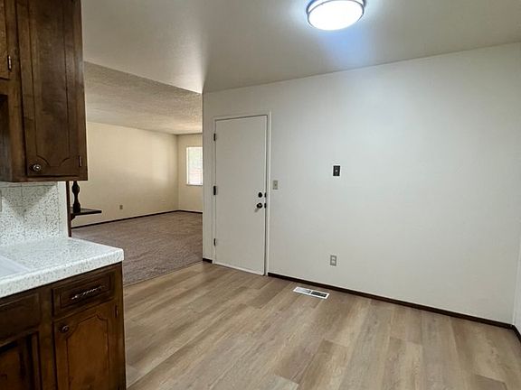 5th image of 611 El Vista Ave