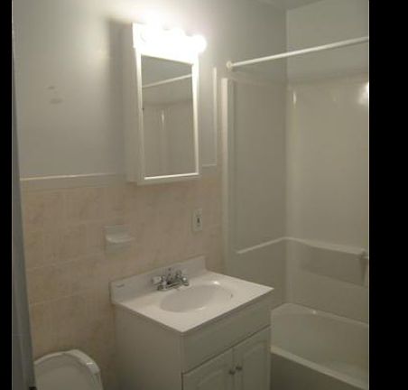 5th image of 62 Egmont St APT 4