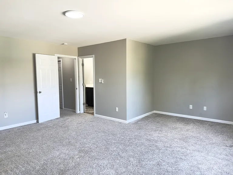 5585 Wavecrest Cir — Photo 27