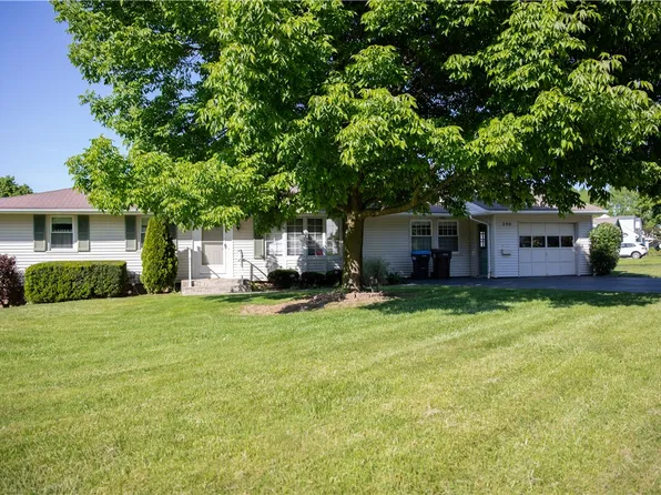 290 Sandalwood Dr, Rochester, NY 14616