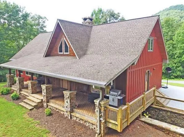 202 Burch Cv, Hayesville, NC 28904