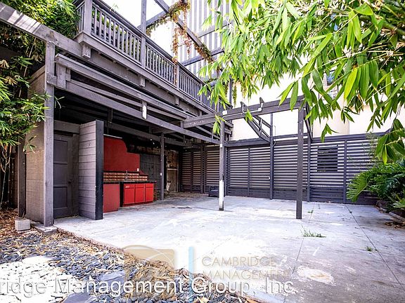 5th image of 923 Island Ave
