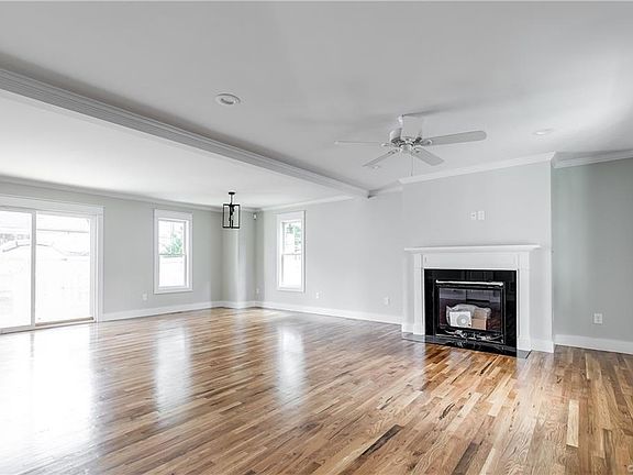 2nd image of 618 Northside Ave