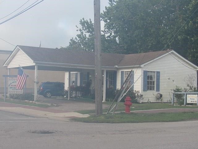 1st image of 317 W Willis St
