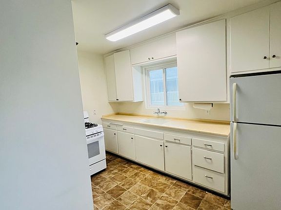3rd image of 264 N Dos Caminos Ave
