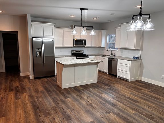 2nd image of 5 Mallow Ln