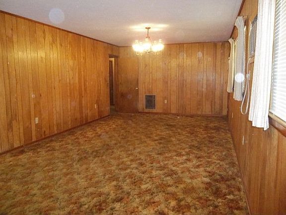 3rd image of 108 Redwood Dr