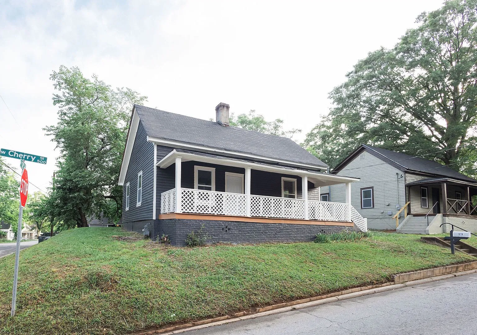 2BR Home Available Now | 519 West Cherry — Photo 2