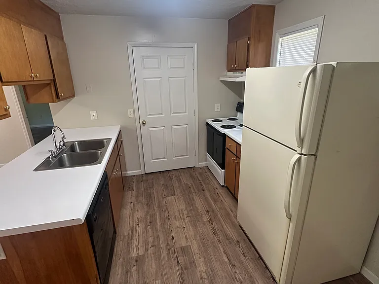 83 Lee Road 2060 — Photo 13