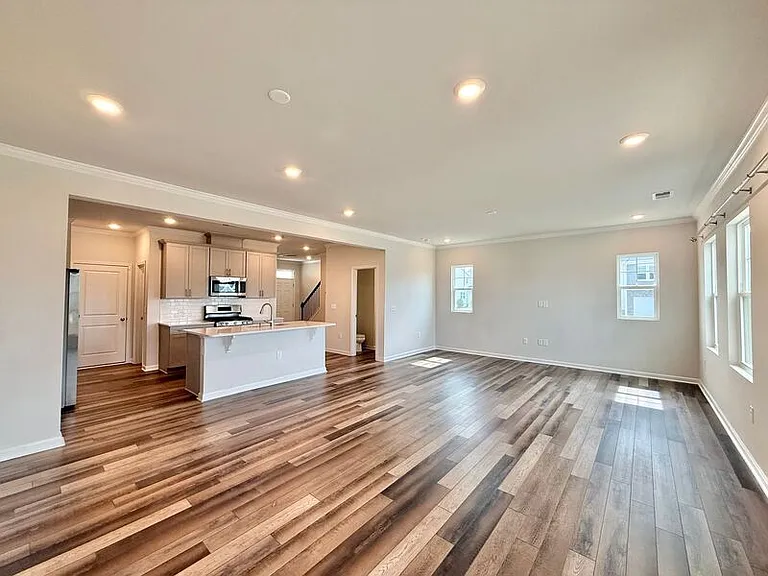 5003 Tura St — Photo 9