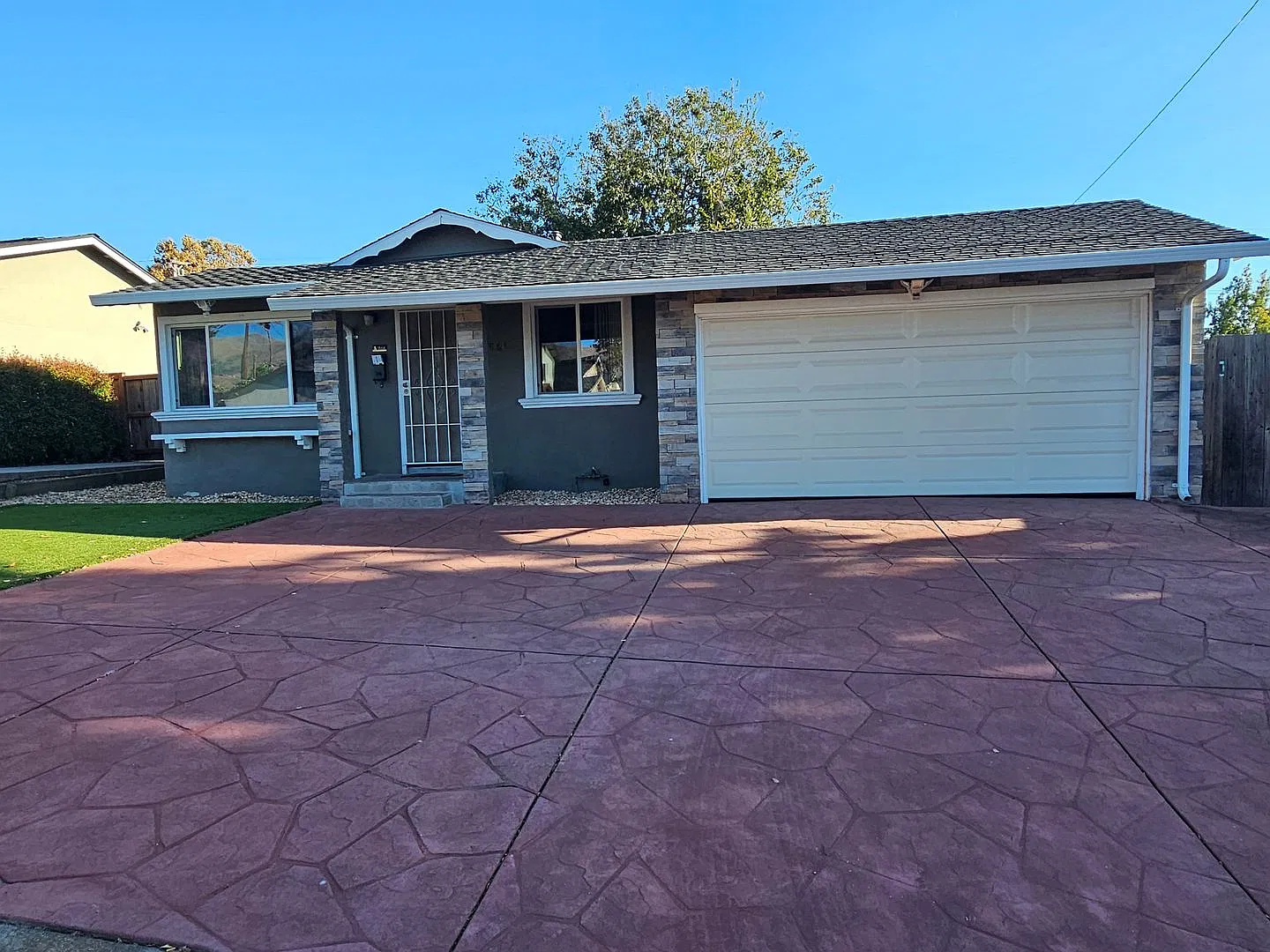 Fabulous 4 Bedroom In Milpitas — Photo 1