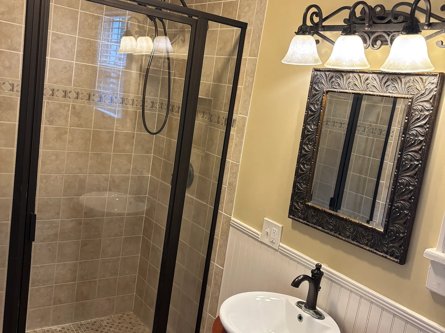 3 bed, 2040 sqft, $2,850 — Photo 4