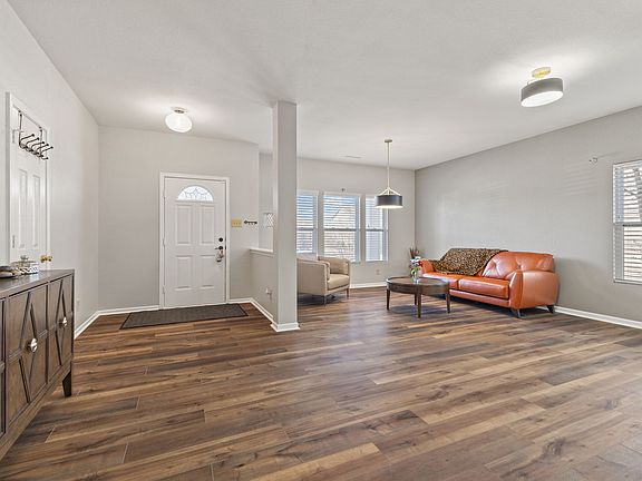 5th image of 15478 Harmon Pl