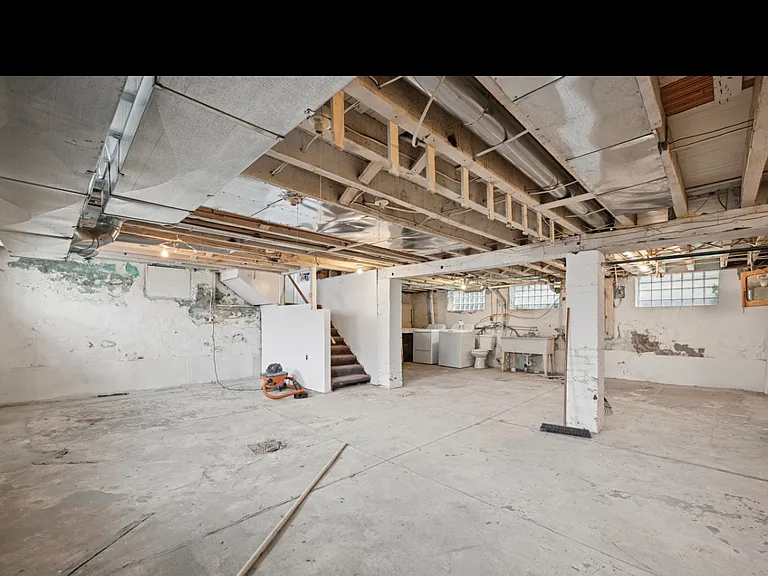 6815 Montgomery Rd — Photo 4