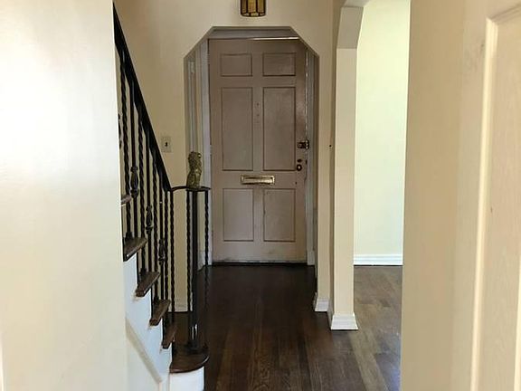 5th image of 8428 260th St #1F