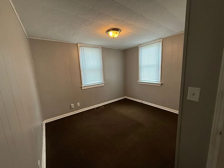 1325 S G St — Photo 4