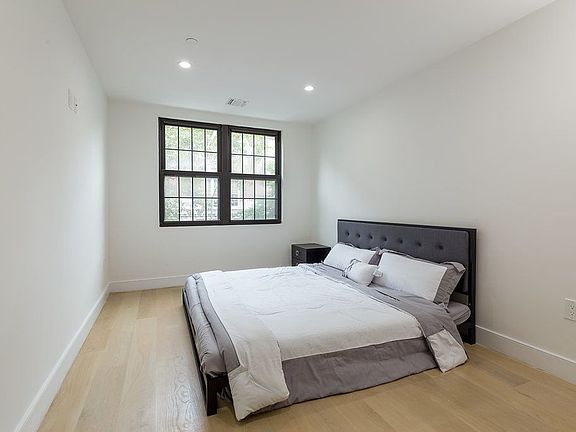 4th image of 800 Park Pl #3A