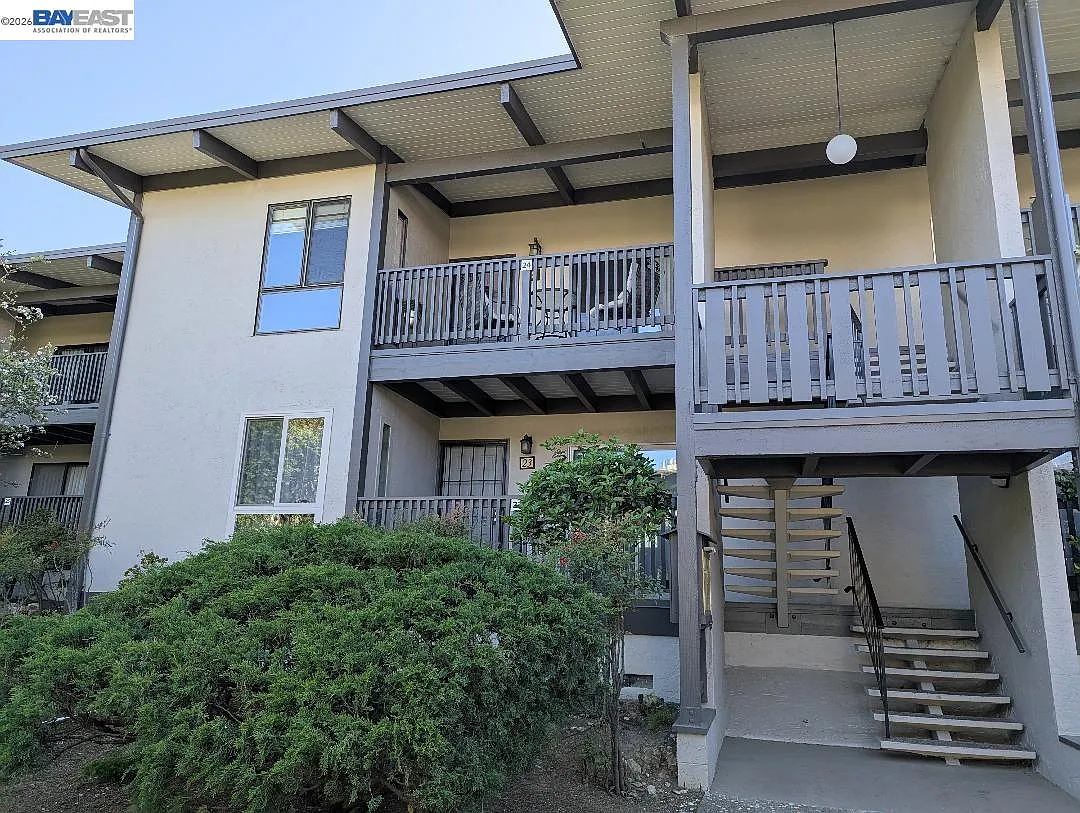19100 Crest Ave APT 24 photo 1