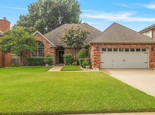 1713 Altacrest Dr, Grapevine, TX 76051