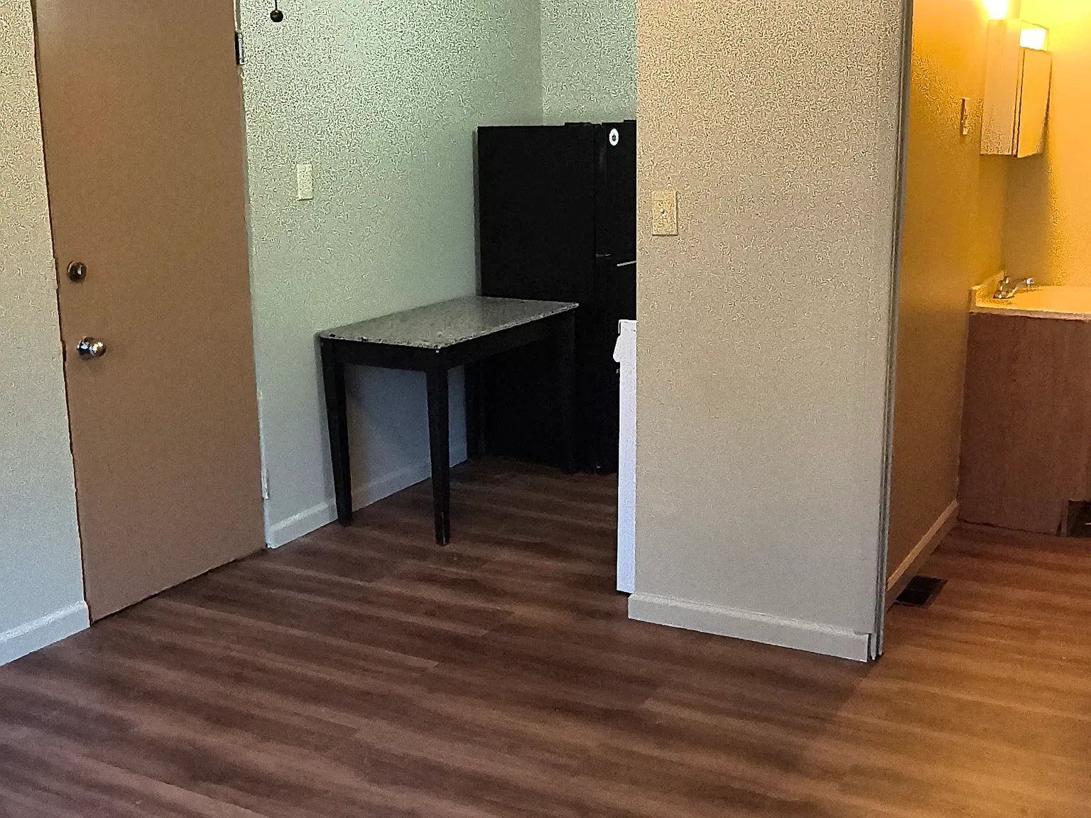 Studio, $995 — Photo 4