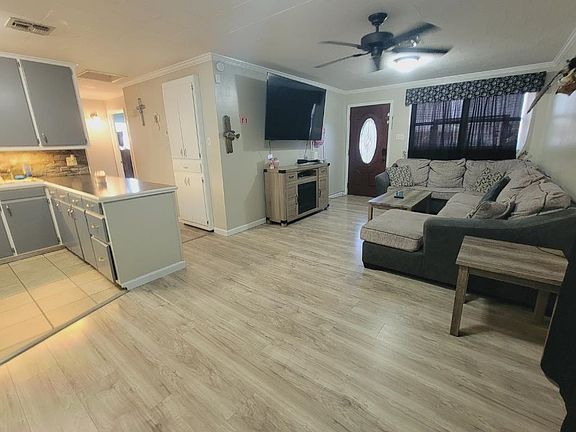 5th image of 118 Saint Julian St
