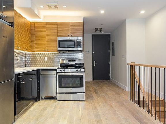 2nd image of 327 Bleecker St Floor 1