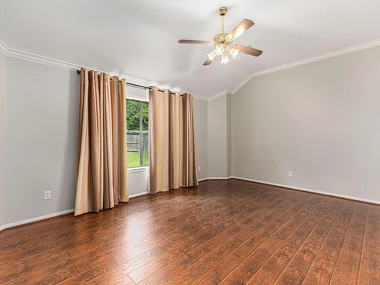 3603 NE Beacon Hill Dr — Photo 15