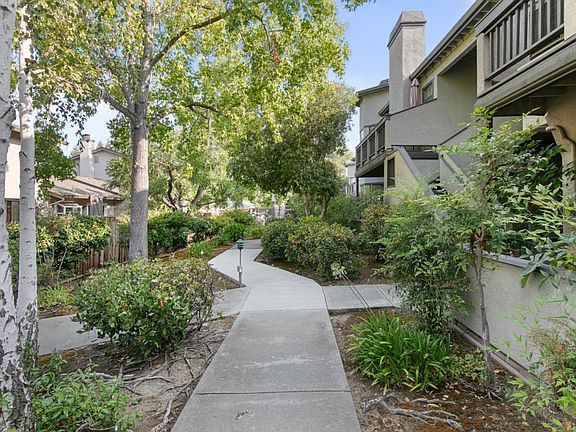 3rd image of 637 La Maison Dr